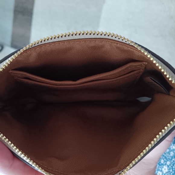 Coach Corner Zip Wrislet signature canvas - Picture 4 of 4